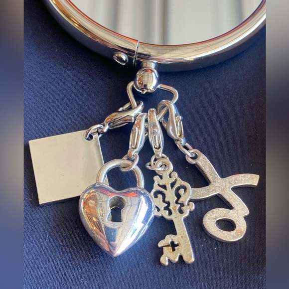 Irving Rice Double Sided Hand Mirror “Be Charming, Be Lovely” Compact - Picture 3 of 5